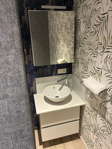 Bathroom 3, Waregem Hotel A, West-Vlaanderen