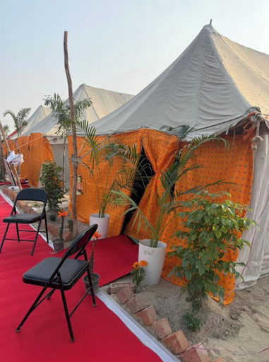 Property grounds 5, Ganga Sands Cottage, Allahabad