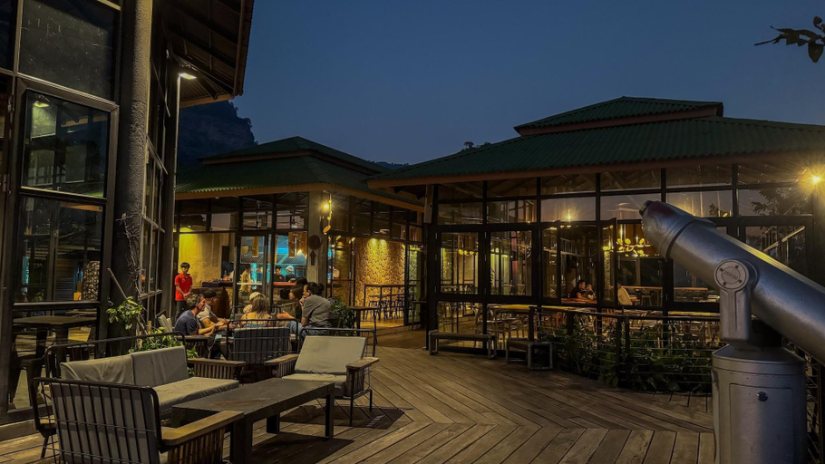 Food & Drinks 5, The Rock Lodge , Hinboon