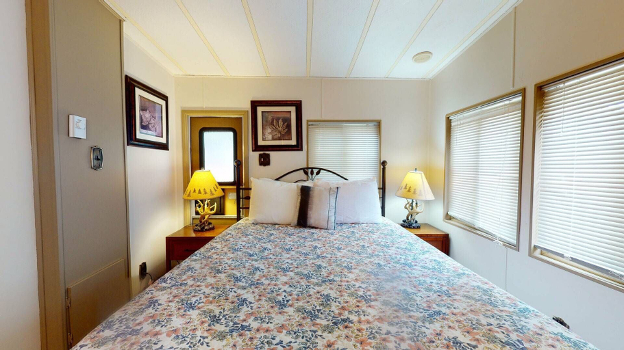 Bedroom 2, #244 Tiger Run, Summit