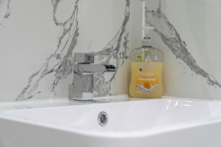 Bathroom 3, The Manor - Beachwalk Apartments, South Ayrshire