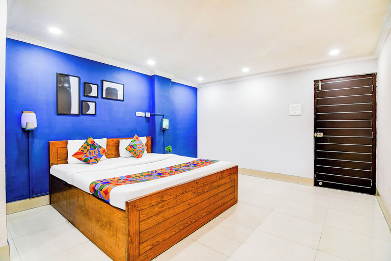 Room 4, Via Dream, North 24 Parganas