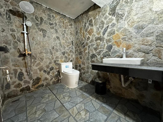 Bathroom 3, Nomadtrails Lodge, Sa Pa