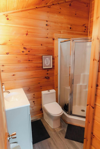 Bathroom 4, Cedar Wrapped Cozy Villa Cabin - 4 Miles From Trails, Hocking