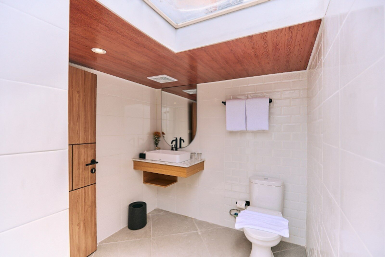 Bathroom, Casabadia Villas Pangandaran by Horison, Pangandaran