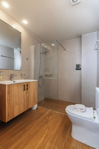 Bathroom 2, Doce Dioses, Crete