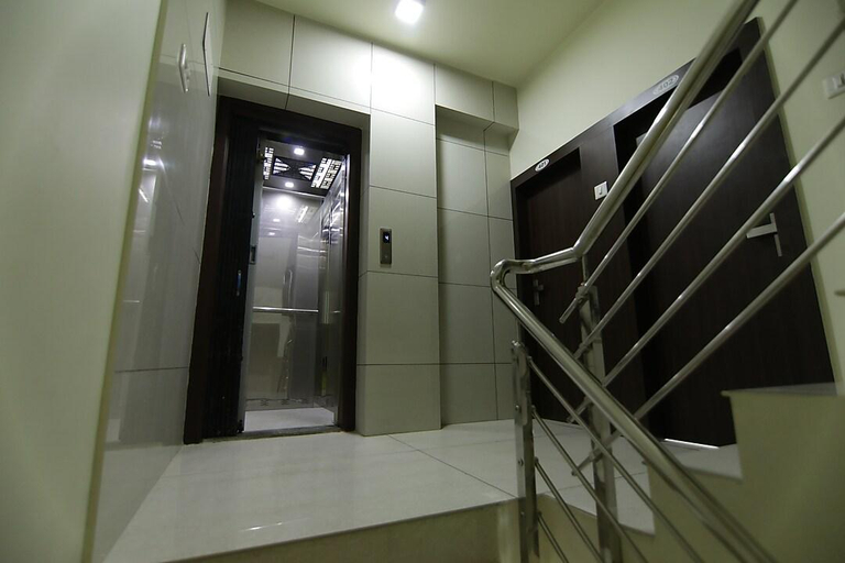 2, Hotel Hari Palace, Rajkot