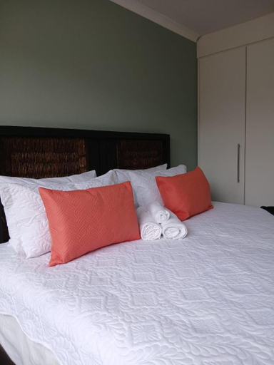 Bedroom 2, Bossi Lodge, Bojanala