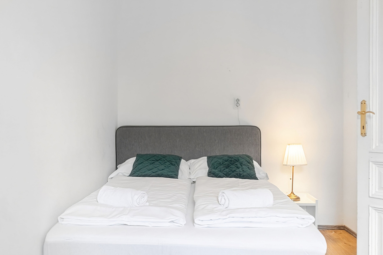 Room 5, Stylish Modern 2BR Near Vienna AKH, Wien