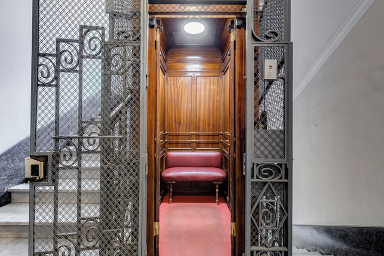 Elevator 4, Elegant 3-Bedroom Apt in Piazza Mazzini, Roma