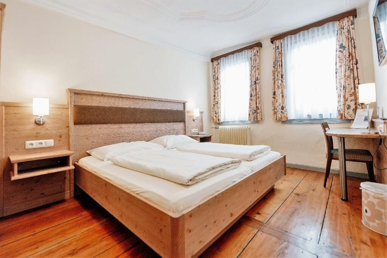 Bedroom 4, Löwen Hotel & Restaurant, Kitzingen