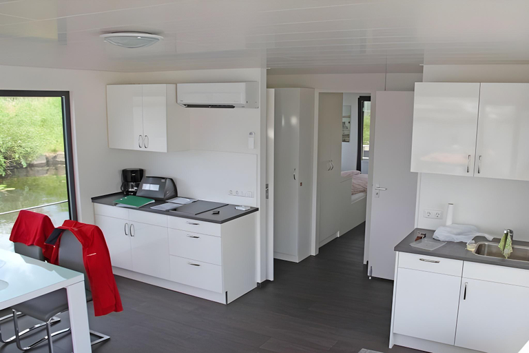 Others 4, Hausboot in Ueckermuende, Vorpommern-Greifswald