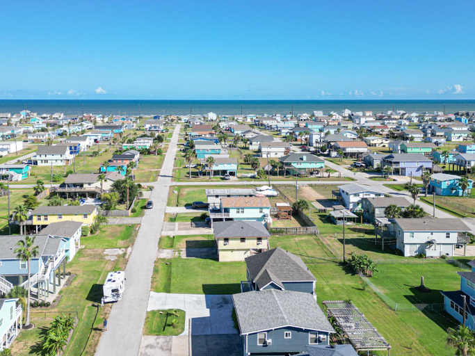 Others 5, Island Beach, Fish Swim, Galveston