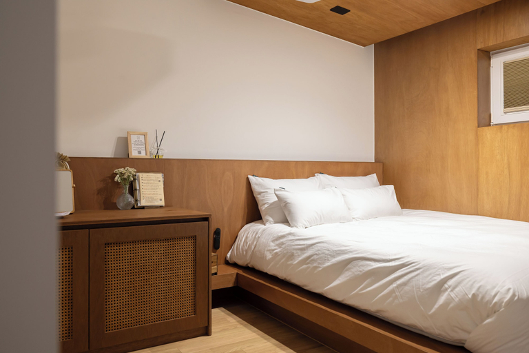 Room 3, E.rudaStay Gocheok, Guro