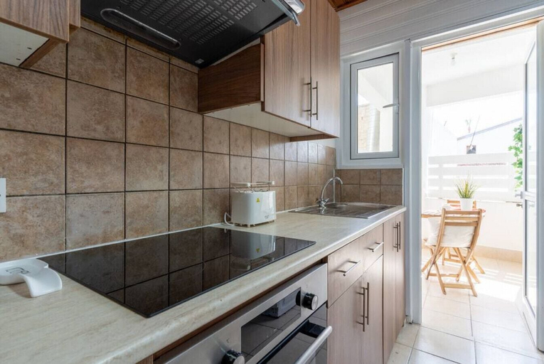 Private kitchen 4, Laurel 2-BR Apt. & Balcony in Larnaca, Larnaca