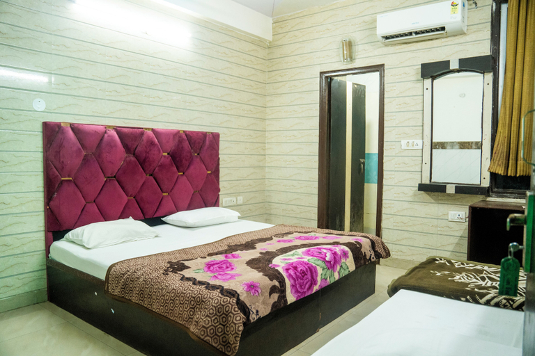 Room 5, Hotel Vanya Palace New, Agra