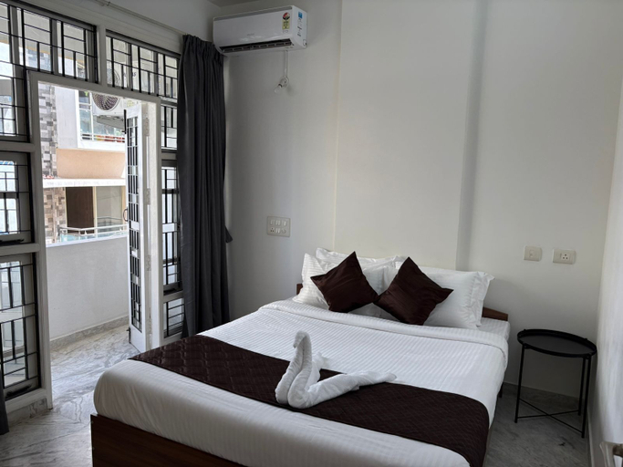 Bedroom 3, Aishwarya Apartment, Bangalore