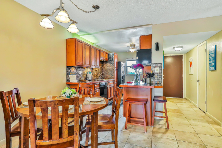 Room 2, Sea Coast Garden, Volusia