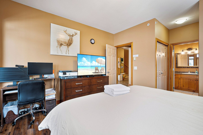 Room 2, Blackrock 6, Kootenay Boundary