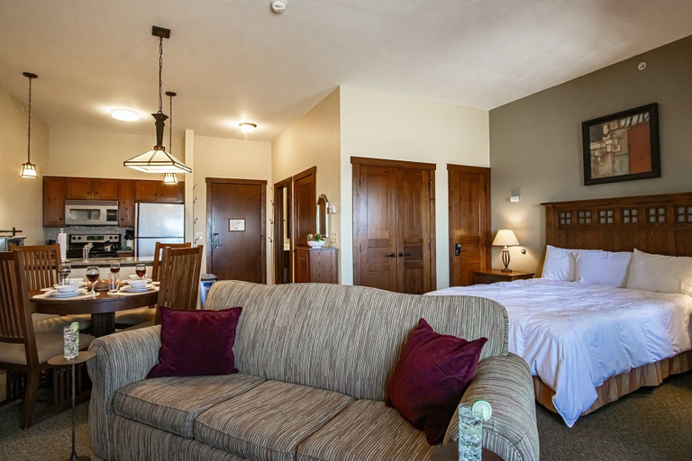 Living area 2, Soaring Eagle 414, Pocahontas