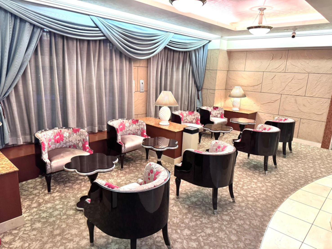 Others 3, Hotel Revoir, Izumi