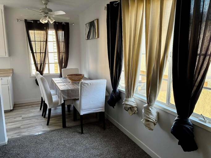 Dining 3, SMA Apartments, Los Angeles
