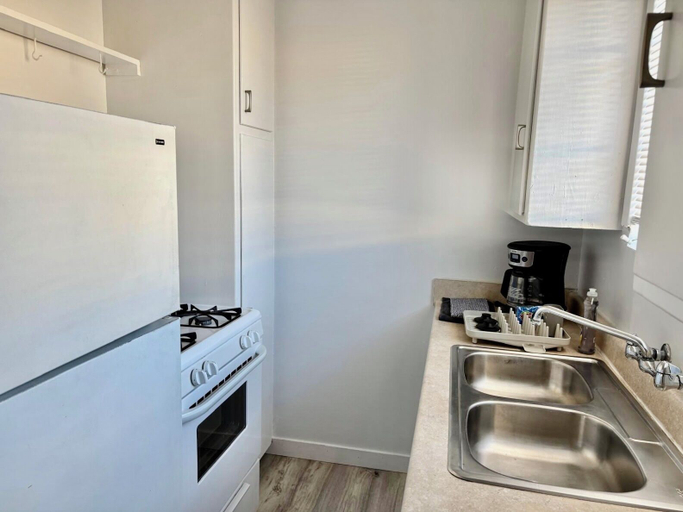 Private kitchen 5, SMA Apartments, Los Angeles