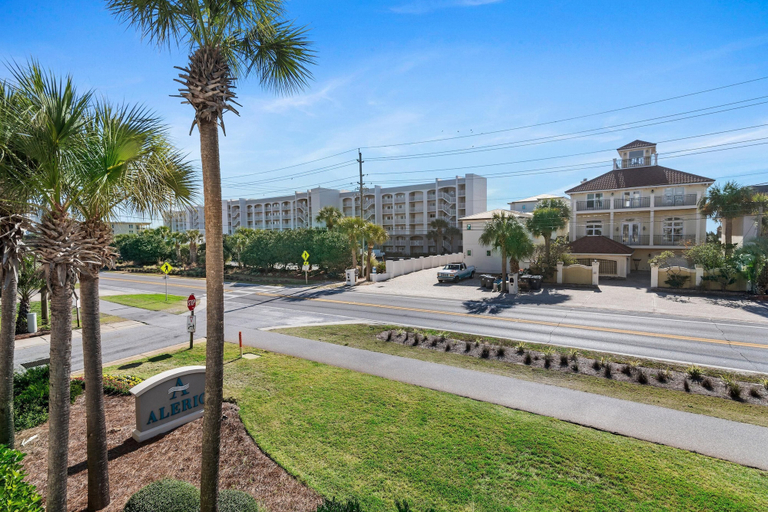 Exterior & Views 2, Alerio C202, Walton