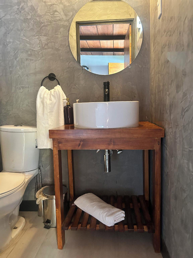 Bathroom 3, Casa Columpio, Mexico City