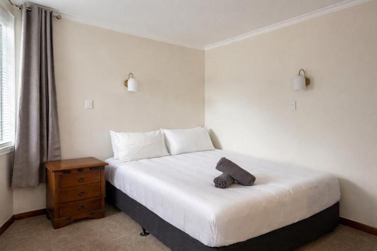 Bedroom 2, Havelock North Holiday Park, Hastings city