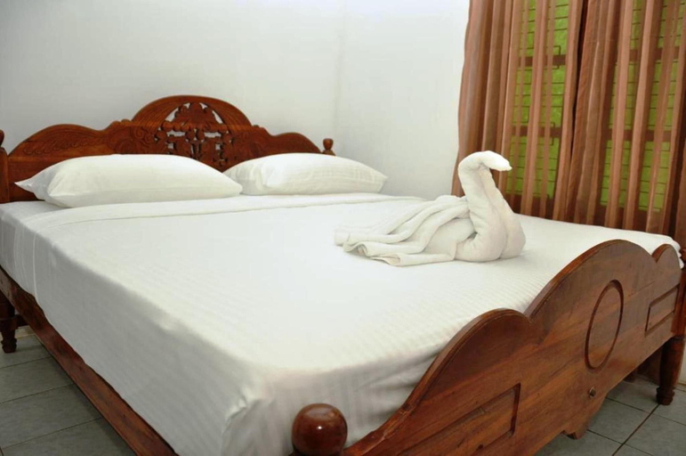 Bedroom 3, Sujatha Tourist Rest, Dambulla