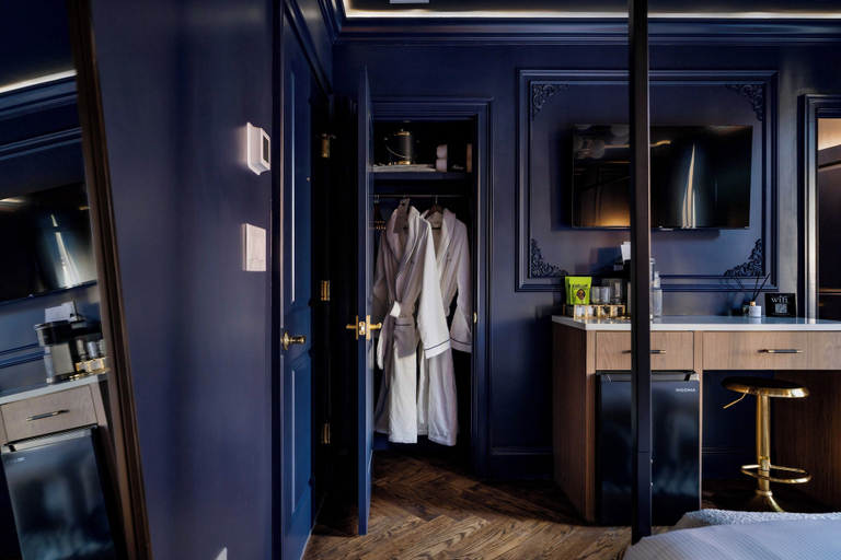 Room 5, The Highliner Hotel, Essex