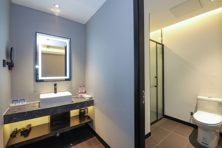 Bathroom 3, XiYuan Hotel, Beijing