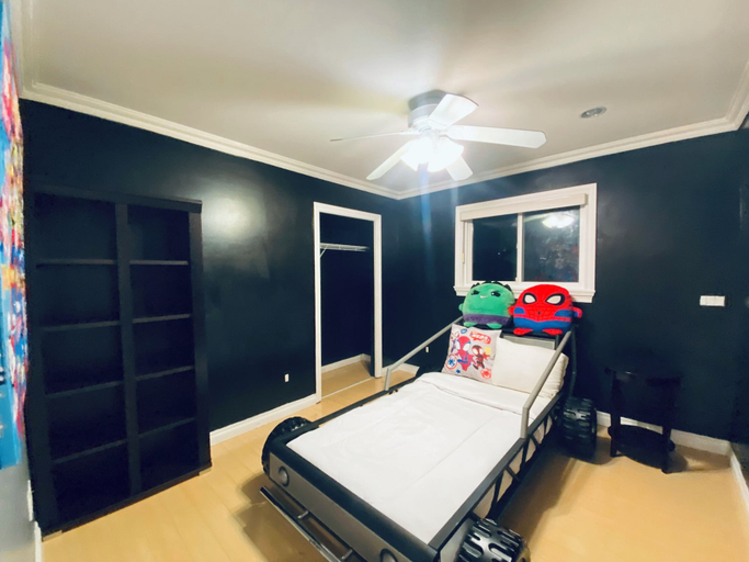 Room 5, ADM Housing, Greater Vancouver