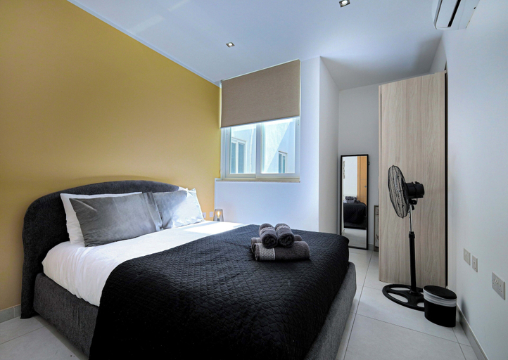Room 3, Serene 2BR Penthouse - Sea View Terrace, Saint Paul's Bay