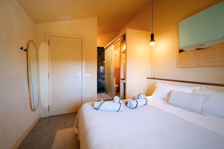 Room 2, Hotel Boutique CaLagneta - Art i vi, Lleida