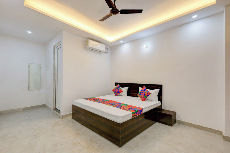 Room 4, Via Rustic Roots, Kanpur Nagar