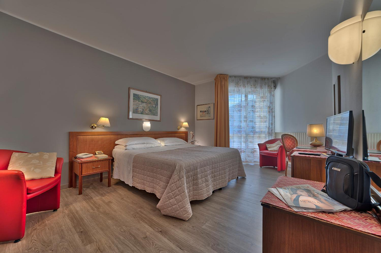 Bedroom 3, Hotel Petrarca Terme, Padua