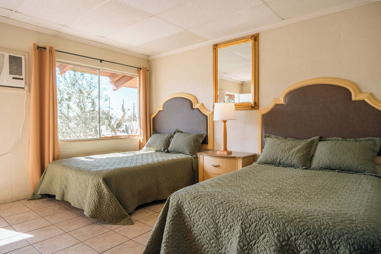 Room 1, Black Meadow Landing, San Bernardino