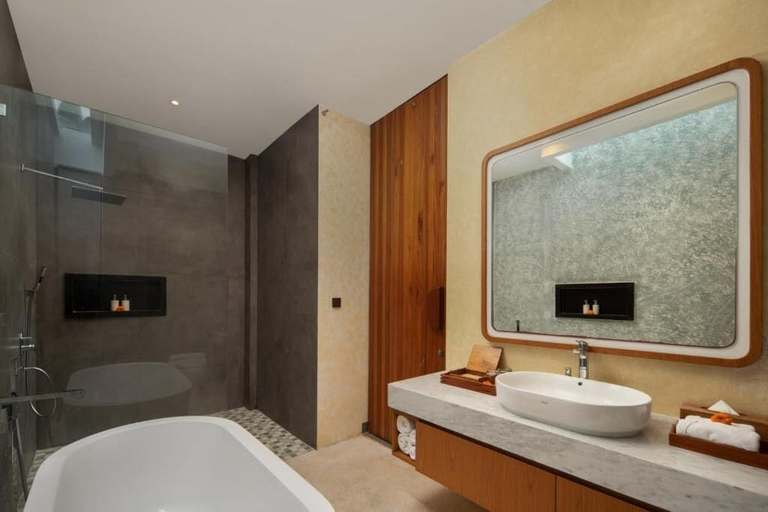 Bathroom, Villa Oza, Badung