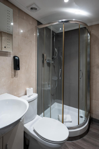Bathroom 3, Hyde Park Budget Apartments, London