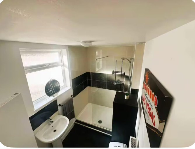 Bathroom 3, Stratos Realty, Bristol