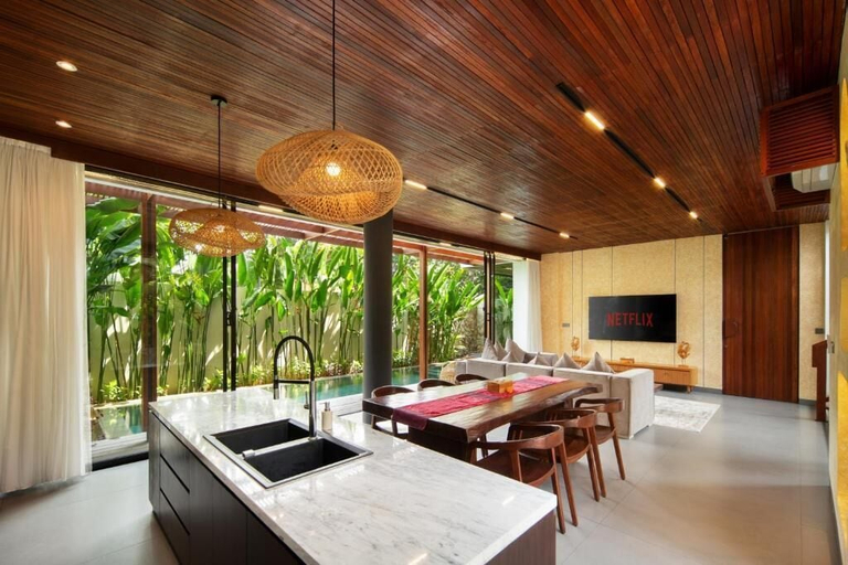 Others 5, Villa Oza, Badung