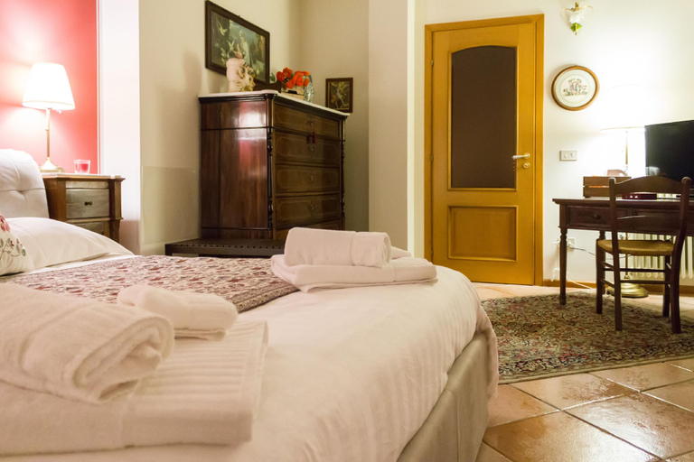 Bedroom 3, Sicily's View, Catania