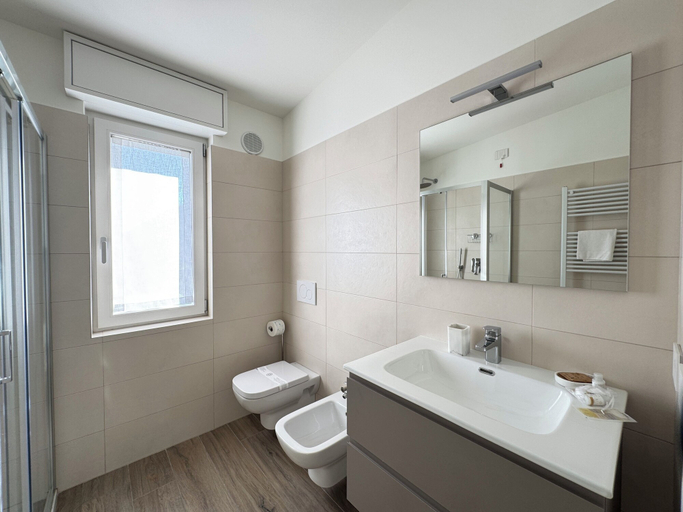 Bathroom 4, BedE-bike, Bergamo