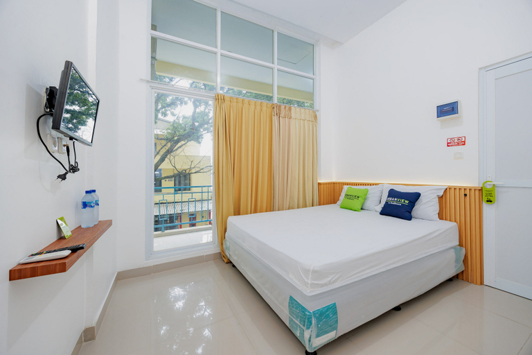 Urbanview Hotel BSD City Room Type - Deluxe Room