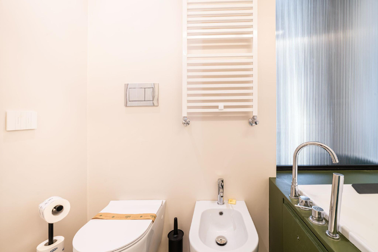 Bathroom 4, Cortese Suite, Napoli