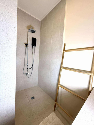 Bathroom 5, Vailtin Home Point, Moalboal