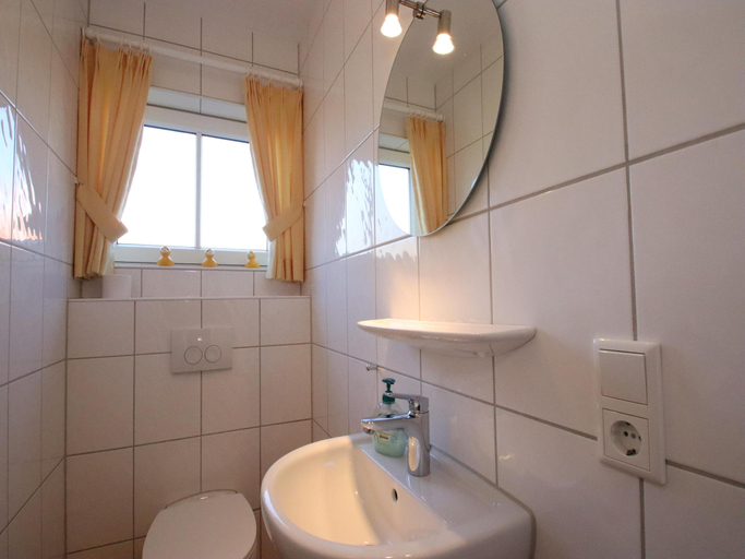 Bathroom 3, Doppelhaushalfte in Burhave, Wesermarsch
