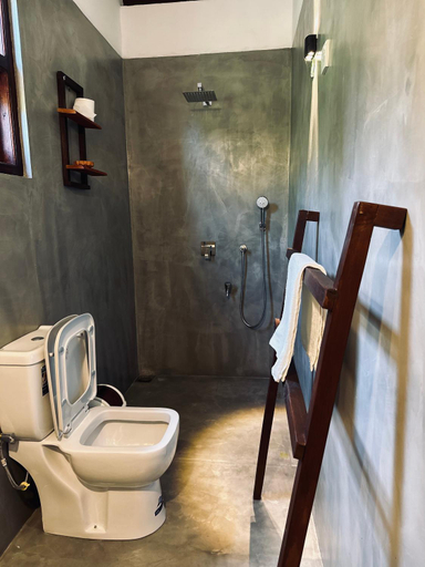 Bathroom 4, Surfside Paddy Villa, Dickwella